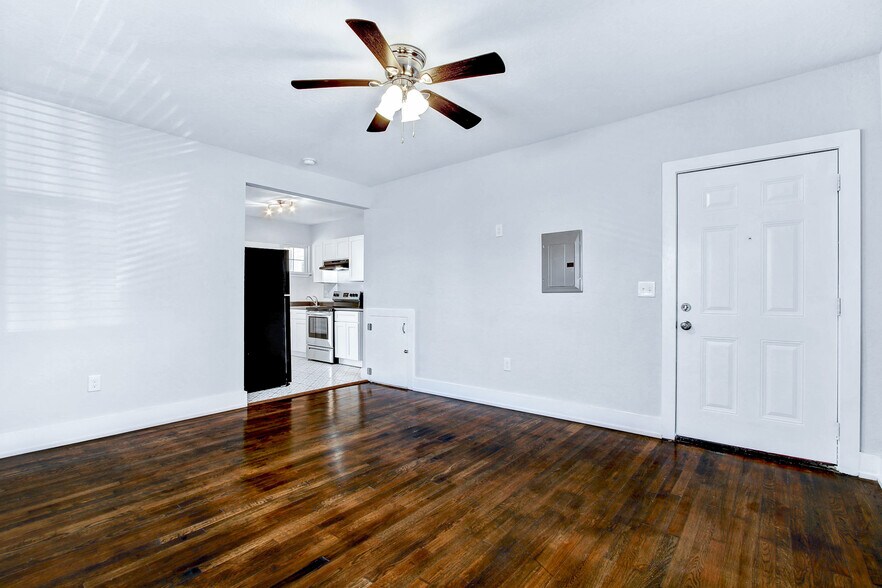 More Photos Of 1020 W French Plz, San Antonio Apartments For Sale