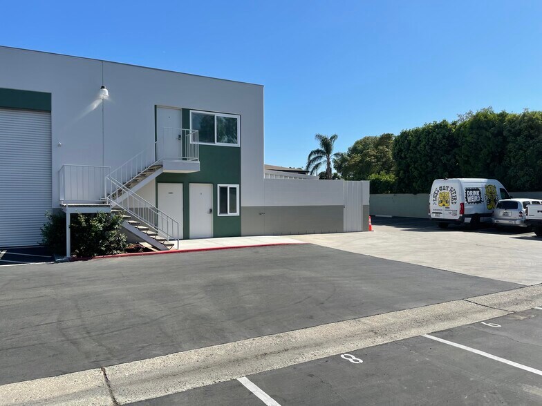 More Photos Of 2131 Placentia Ave, Costa Mesa Manufacturing For Lease