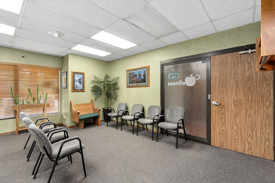 More Photos Of 822-826 S Hastings Way, Eau Claire Medical For Sale