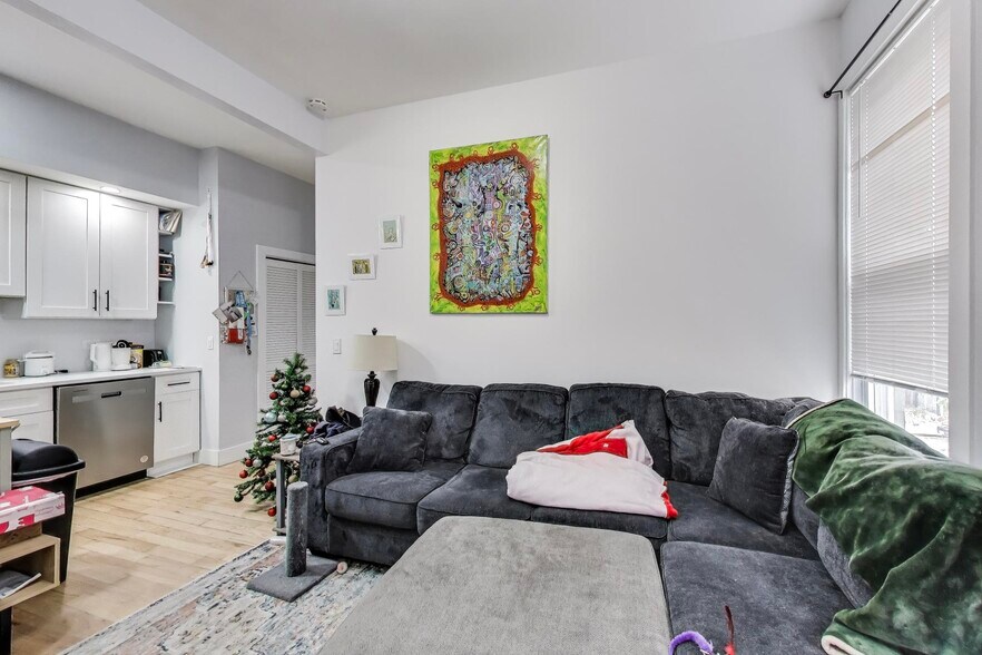 More Photos Of 932 N Richmond St, Chicago Multifamily For Sale