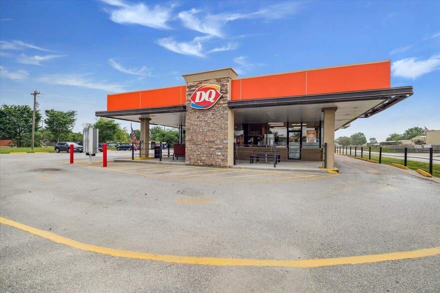 Primary Photo Of 10404 Telephone Rd, Houston Fast Food For Sale