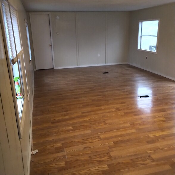 More Photos Of 222 Myers St, Hancock Manufactured Housing Mobile Home Park For Sale