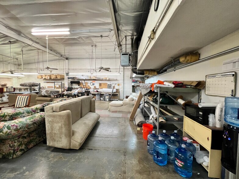 More Photos Of 1998 Harbor Blvd, Costa Mesa Showroom For Lease