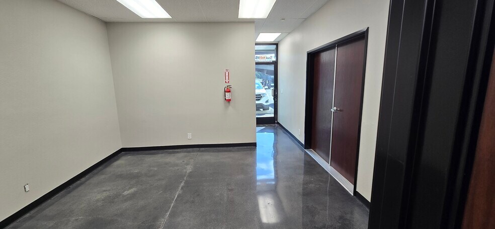 More Photos Of 2550 E Miraloma Way, Anaheim Contractor Storage Yard For Lease