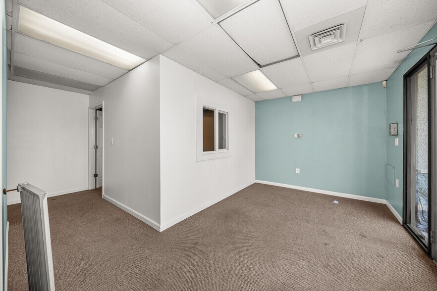 More Photos Of 1211 W Northwest Blvd, Spokane General Retail For Sale