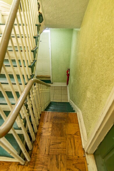 More Photos Of 11 S Broadway, Baltimore Apartments For Sale