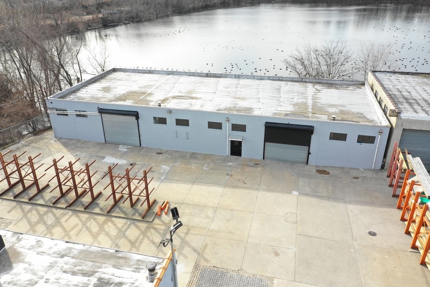 More Photos Of 309 Denton Ave, New Hyde Park Industrial For Lease