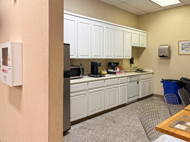 More Photos Of 2311 N Tracy Blvd, Tracy Coworking Space
