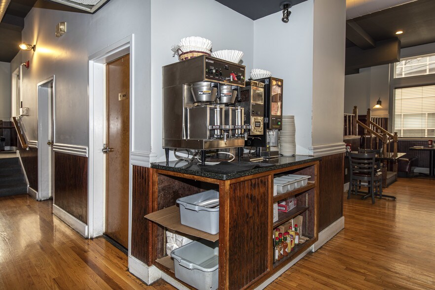 More Photos Of 32-34 Main St, Warwick Restaurant For Sale