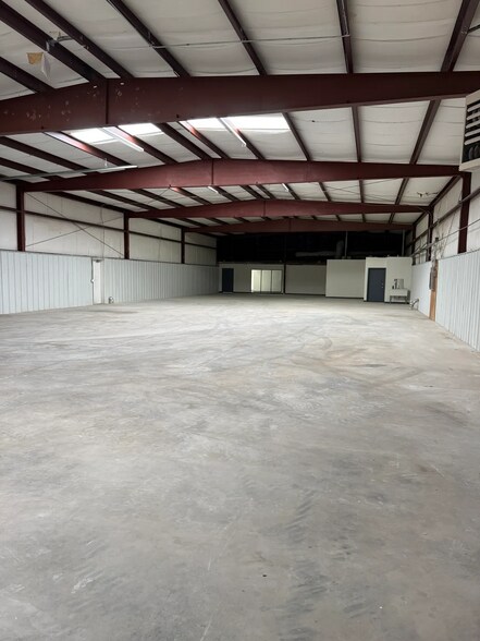 More Photos Of 500 Beacon Dr, Oklahoma City Manufacturing For Lease