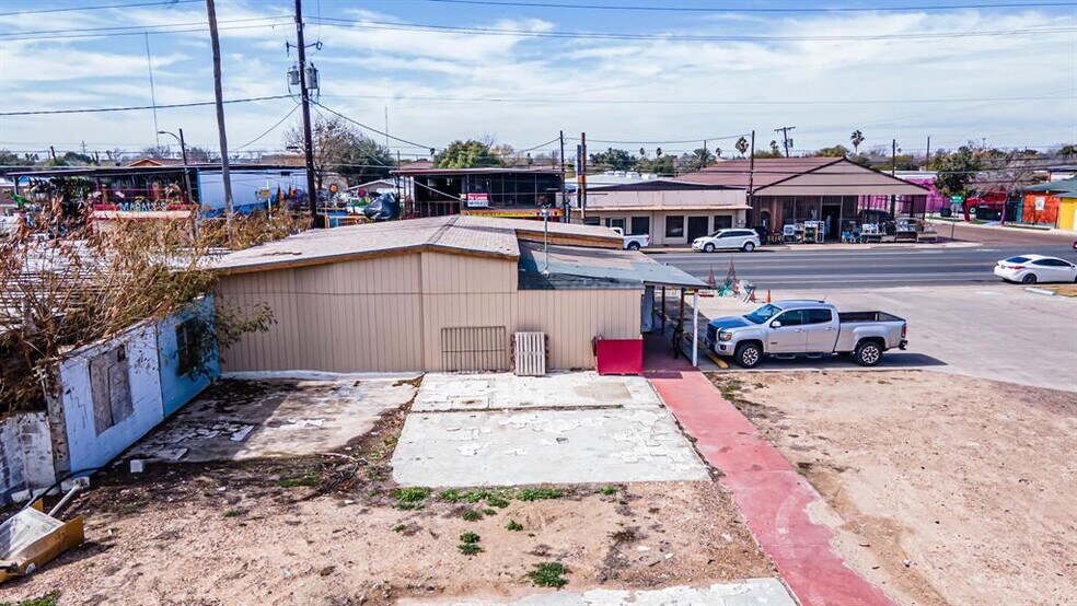 More Photos Of 3002 Santa Ursula Ave, Laredo General Retail For Sale