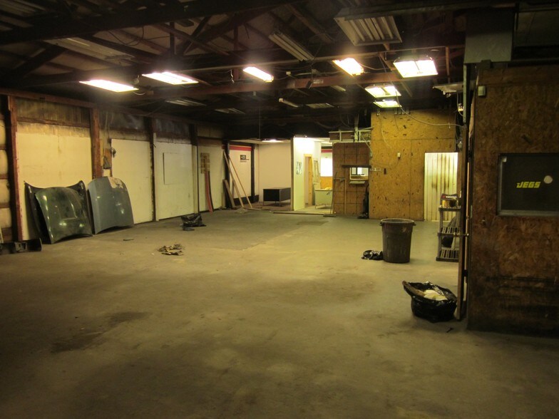 More Photos Of 15045 Maccorkle Ave, Cabin Creek Auto Repair For Sale