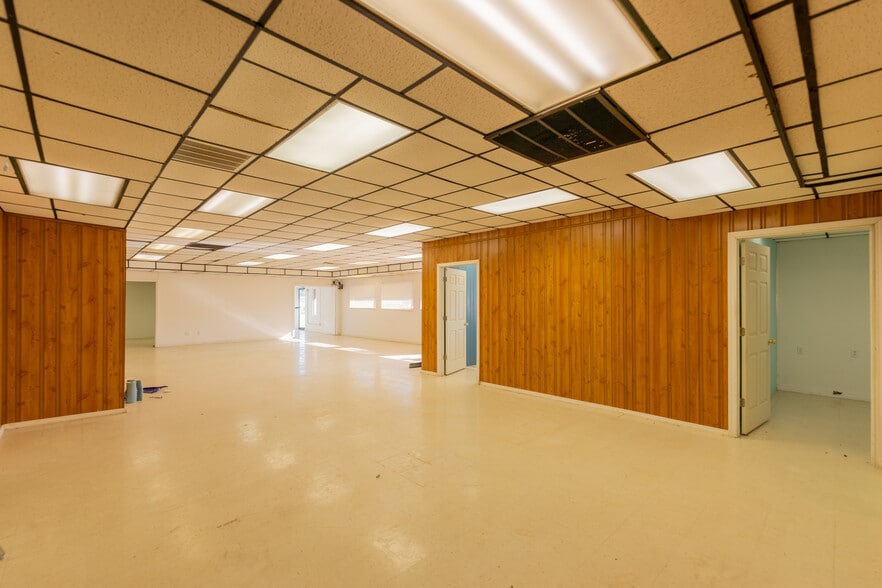 More Photos Of 2012 S Main St, Stillwater Medical For Sale