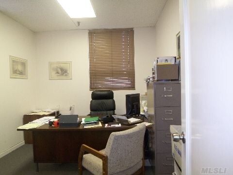 More Photos Of 2 Commercial St, Hicksville Manufacturing For Lease