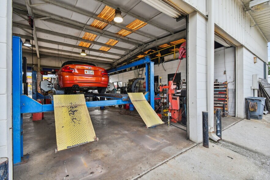 More Photos Of 2350 N Ponce De Leon Blvd, Saint Augustine Service Station For Sale