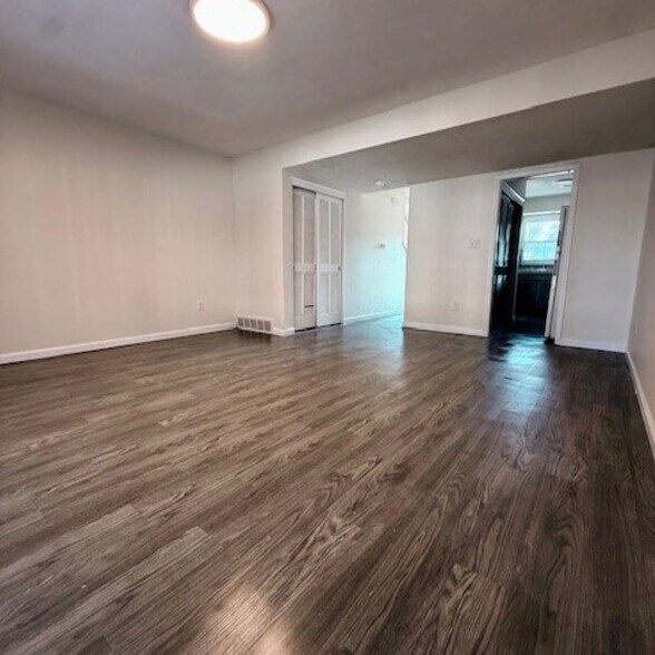 More Photos Of 416 Lake St, Sikeston Apartments For Sale