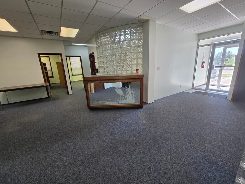 More Photos Of 4628 62 St, Red Deer Warehouse For Lease