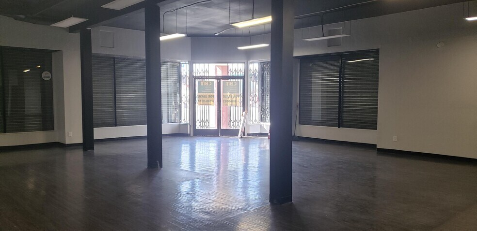 More Photos Of 101-113 E Anaheim St, Wilmington Storefront For Lease