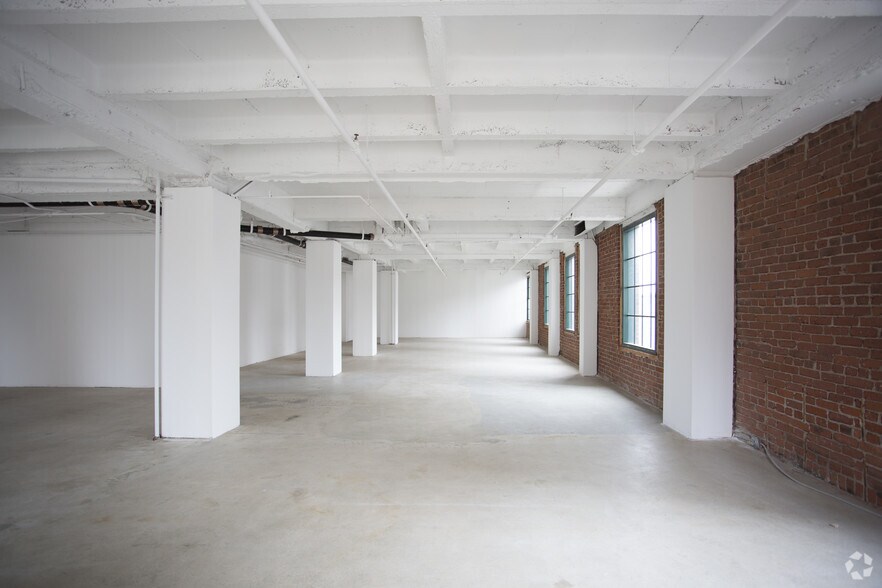 More Photos Of 520 S Grand Ave, Los Angeles Office For Lease