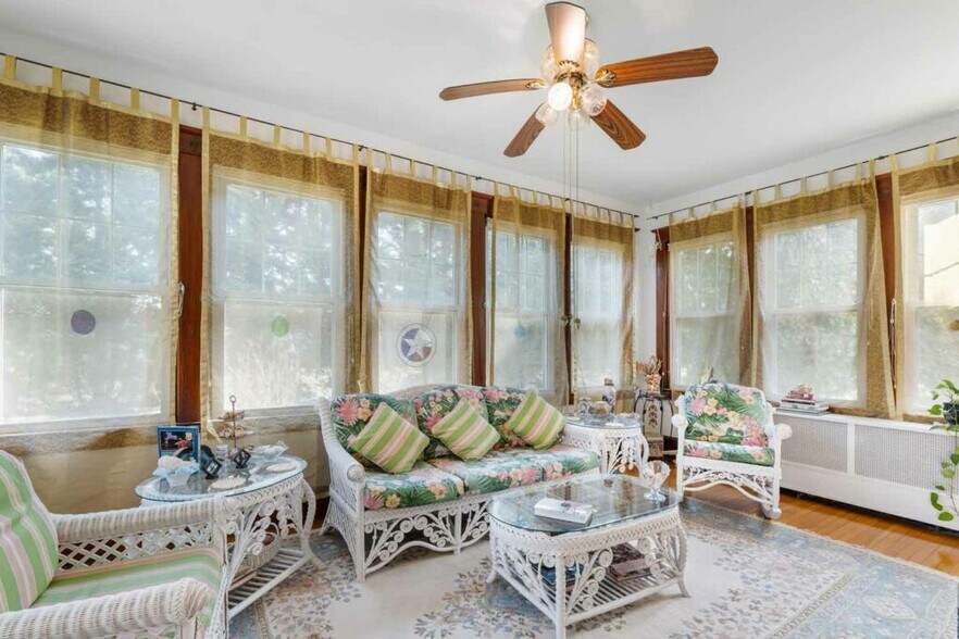 More Photos Of 6100 Frederick Ave, Catonsville Hospitality For Sale