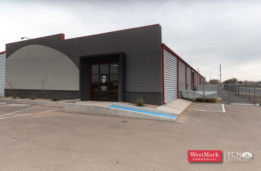 Primary Photo Of 708 SE Loop 289, Lubbock Freestanding For Sale