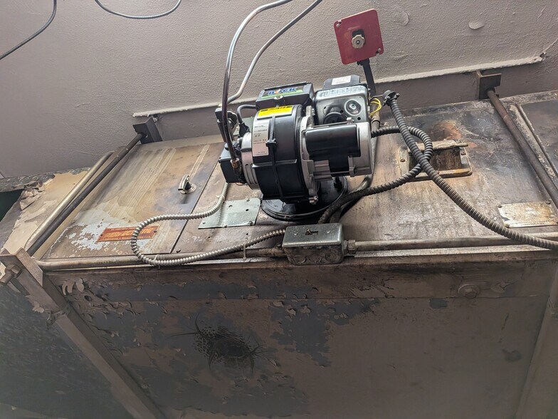 More Photos Of 250 Washington Ave, Winthrop Auto Repair For Sale