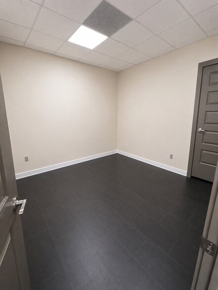 More Photos Of 28408 Sweetgum Rd, Magnolia Warehouse For Lease