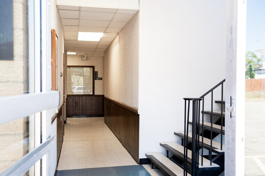 More Photos Of 337 S Milledge Ave, Athens Office For Sale
