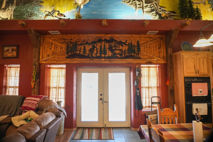 More Photos Of 1122 Douglas Ave, Beaver Hotel For Sale