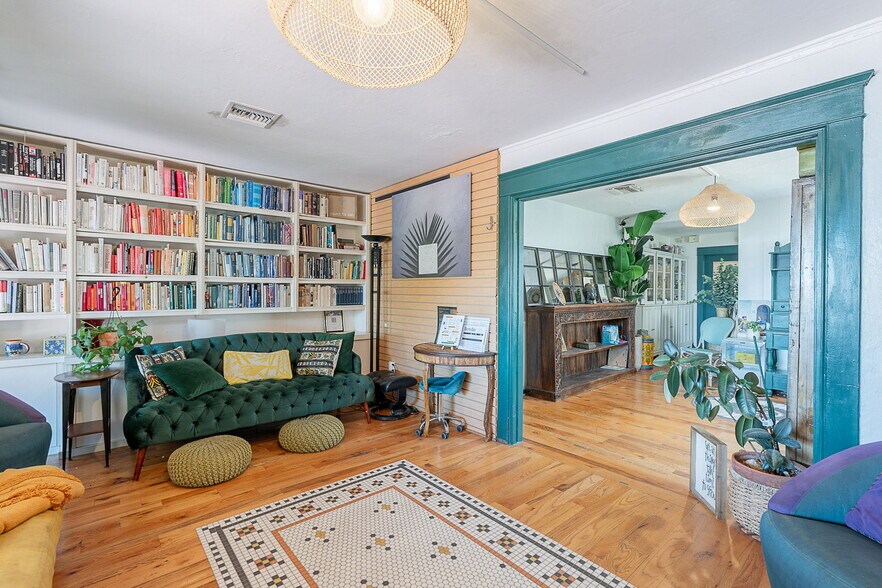 More Photos Of 7140 E 1st Ave, Scottsdale Storefront For Sale