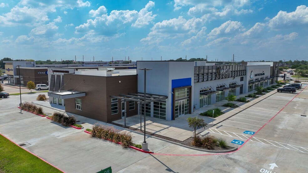 More Photos Of 3569 Business Center Dr, Pearland Storefront Retail Office For Lease