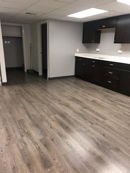 More Photos Of 4439 W Kinzie St, Chicago Warehouse For Lease