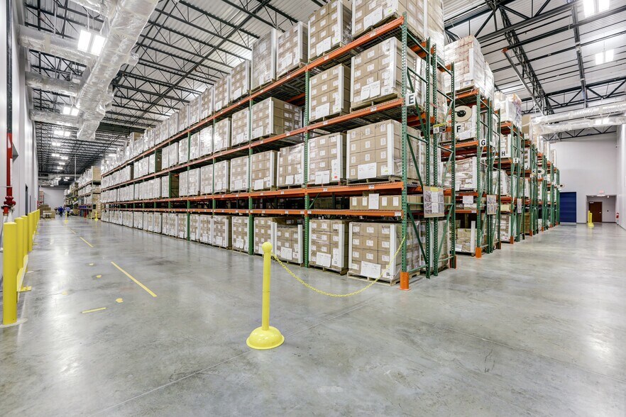 More Photos Of 2351 J Lawson Blvd, Orlando Manufacturing For Sale