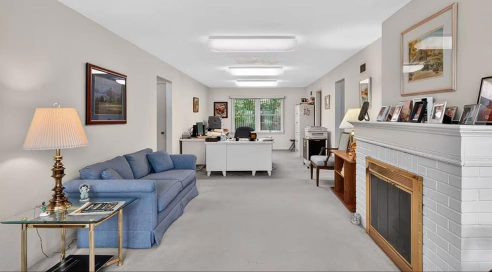 More Photos Of 11147 Olive Blvd, Saint Louis Office For Sale