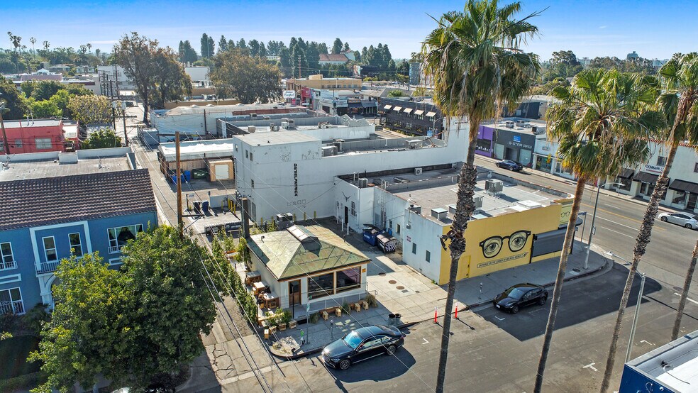 More Photos Of 7975-7977 Melrose Ave, Los Angeles Storefront For Lease