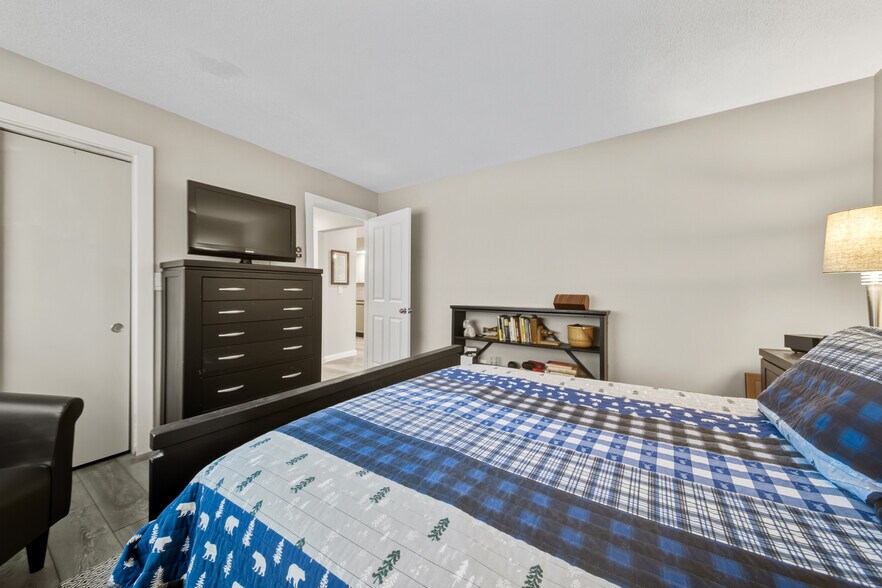 More Photos Of 798 Route 100, Wilmington Flex For Sale