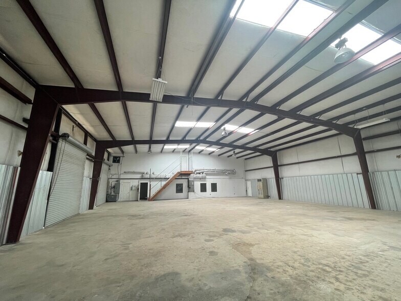 More Photos Of 3941 FM 521 (Almeda) Rd, Fresno Warehouse For Sale
