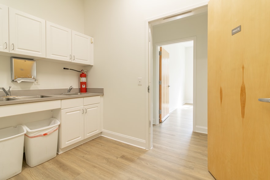 More Photos Of 5613 Duraleigh Rd, Raleigh Office For Sale