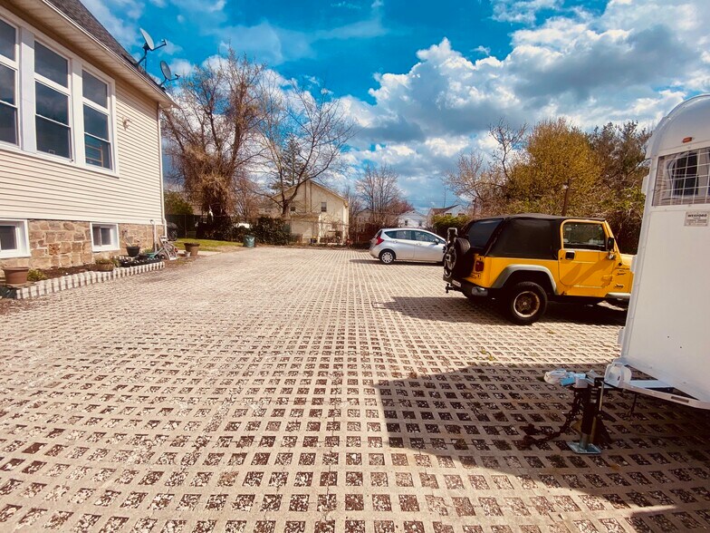 More Photos Of 6136 Magnolia Ave, Pennsauken Apartments For Sale