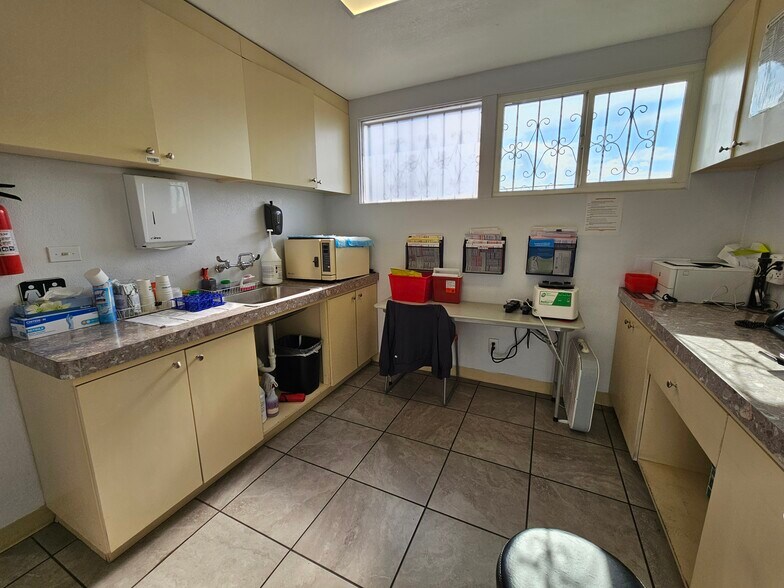 More Photos Of 1376 N Waterman Ave, San Bernardino Medical For Lease