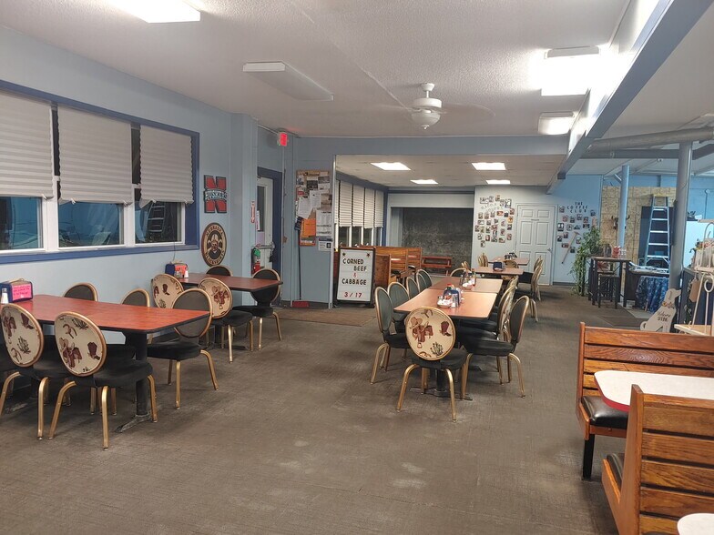 More Photos Of 833 Nemaha St, Humboldt Freestanding For Sale