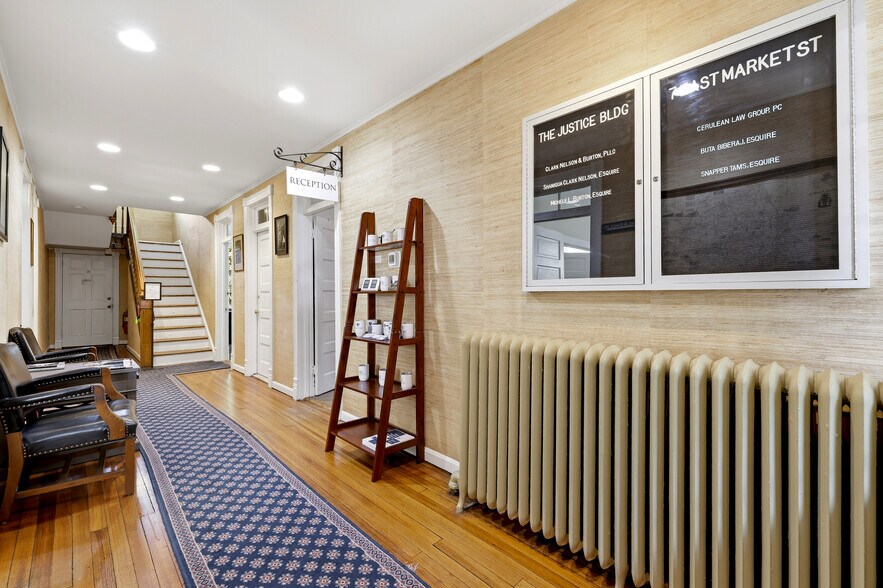 More Photos Of 3 E Market St, Leesburg Office For Sale