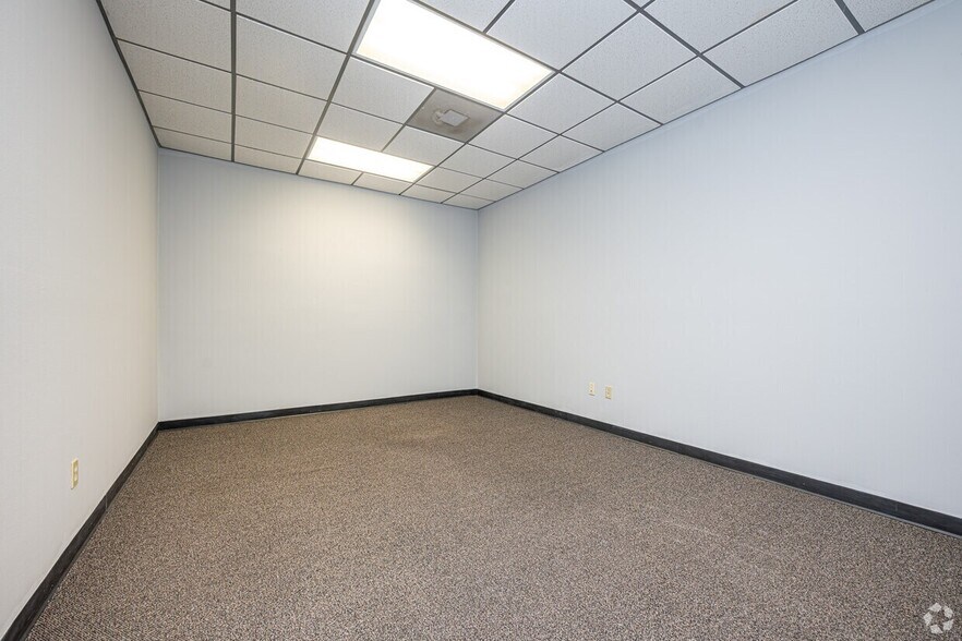 More Photos Of 2200 Veterans Memorial Blvd, Kenner Office For Lease