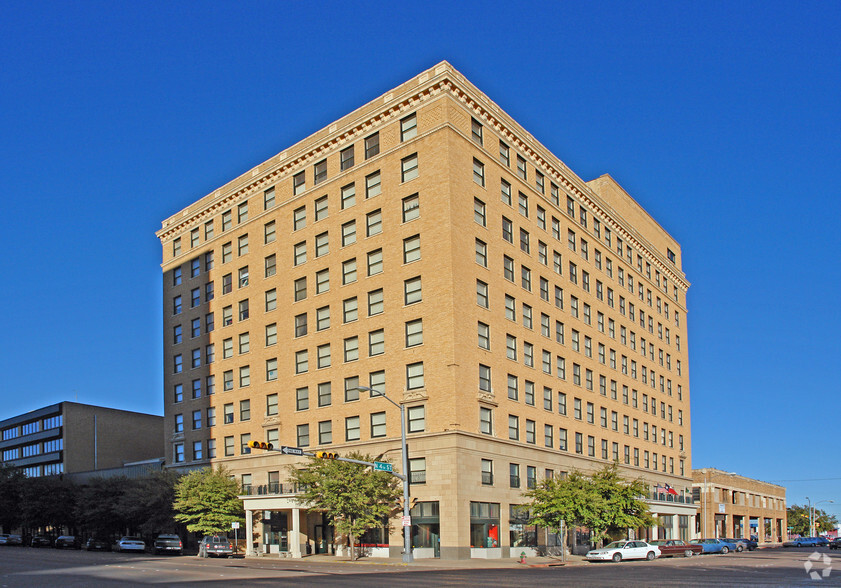 Primary Photo Of 401 Pine St, Abilene Apartments For Sale