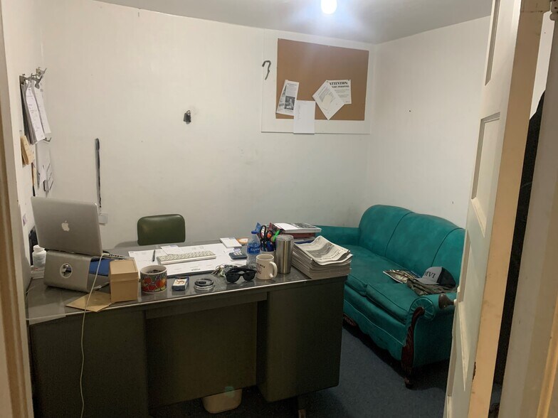 More Photos Of 16 N Trade St, Tryon Office For Sale