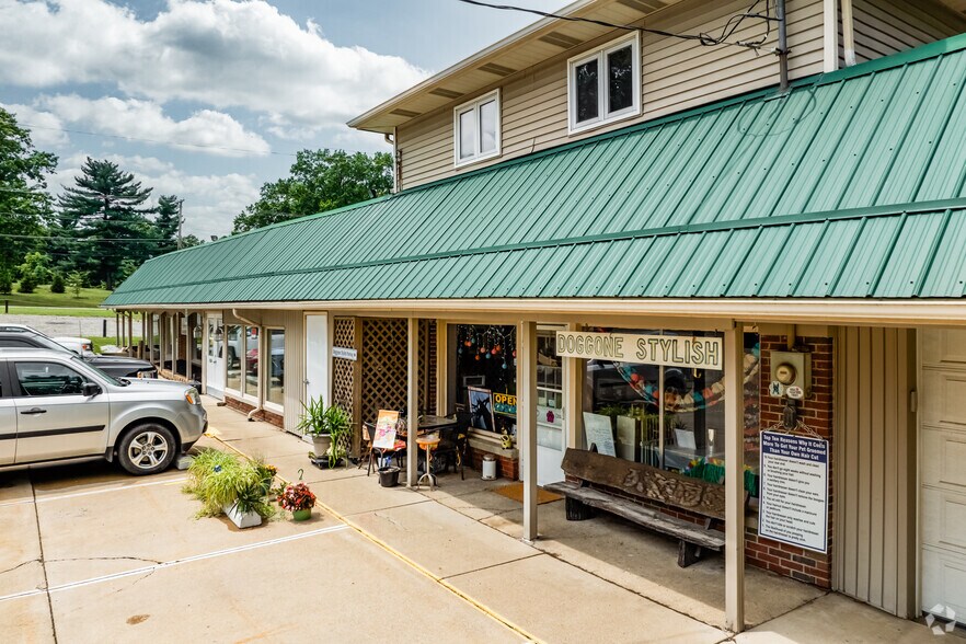 More Photos Of 514 E Park Ave, Columbiana Office For Sale