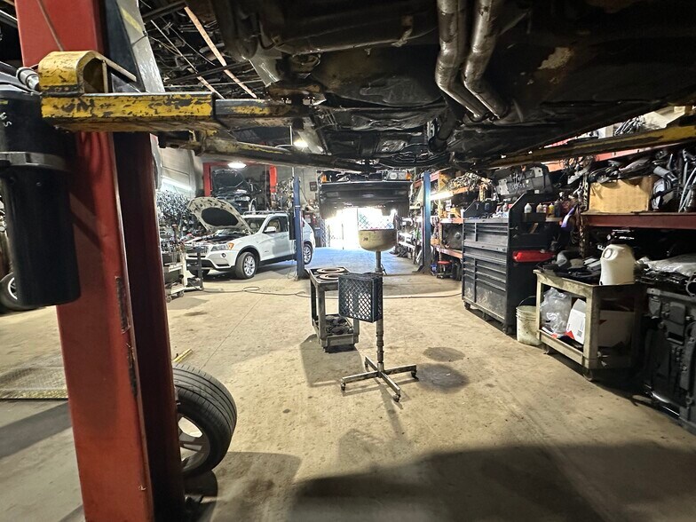 More Photos Of 5431 E Davison St, Detroit Warehouse For Sale