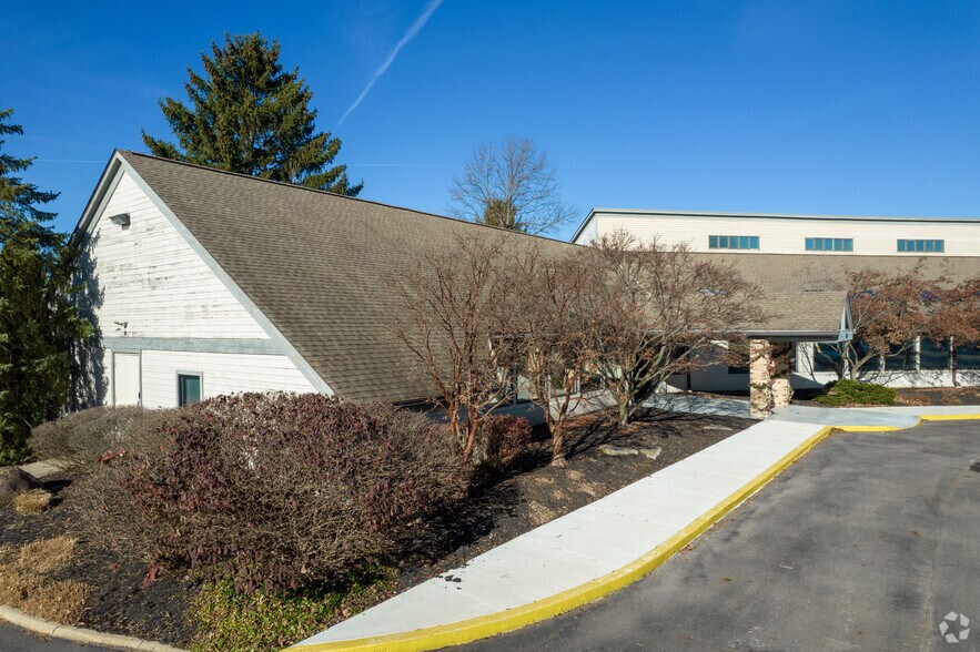 More Photos Of 400 Venture Dr, Lewis Center Office For Lease