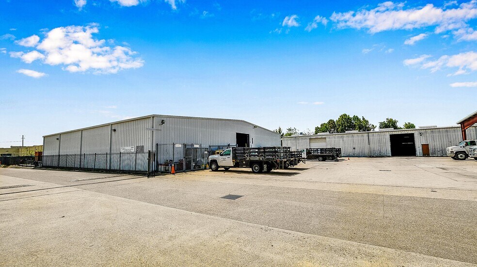 More Photos Of 5550 Airline Dr, Houston Warehouse For Sale