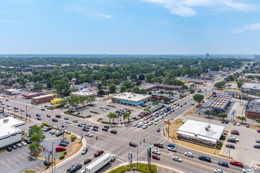 More Photos Of 1724-1728 W Jefferson St, Joliet General Retail For Lease